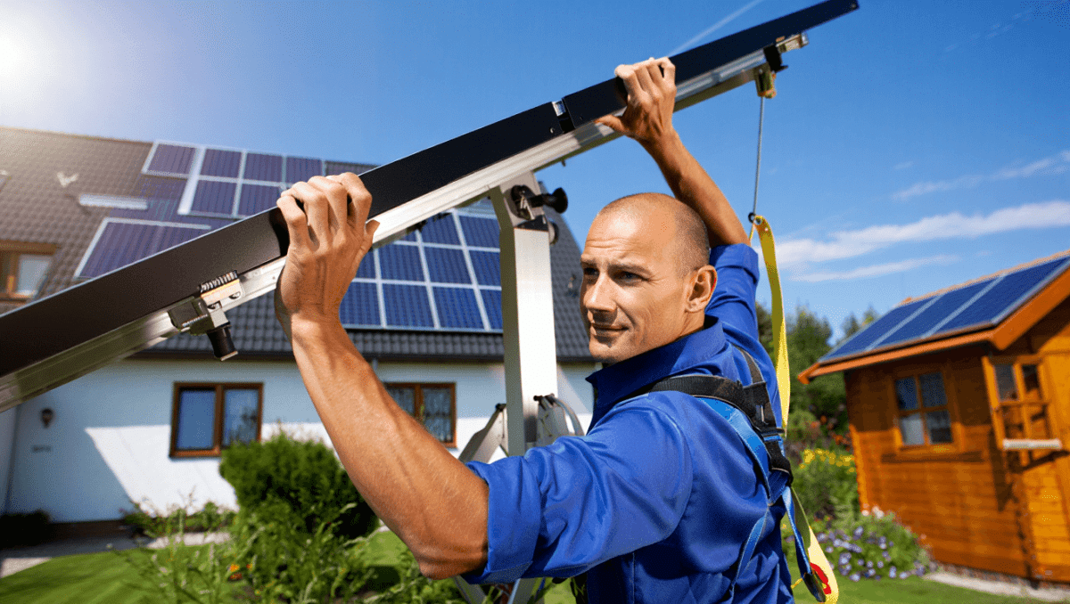 Maison, abri de jardin, bateau… Quel est le meilleur kit solaire plug and play ?
