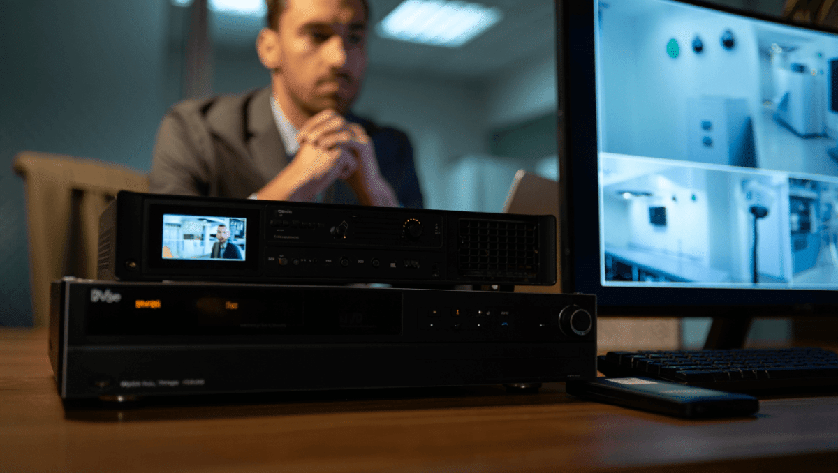 NVR vs DVR : quel enregistreur choisir pour votre systeme de videosurveillance ?