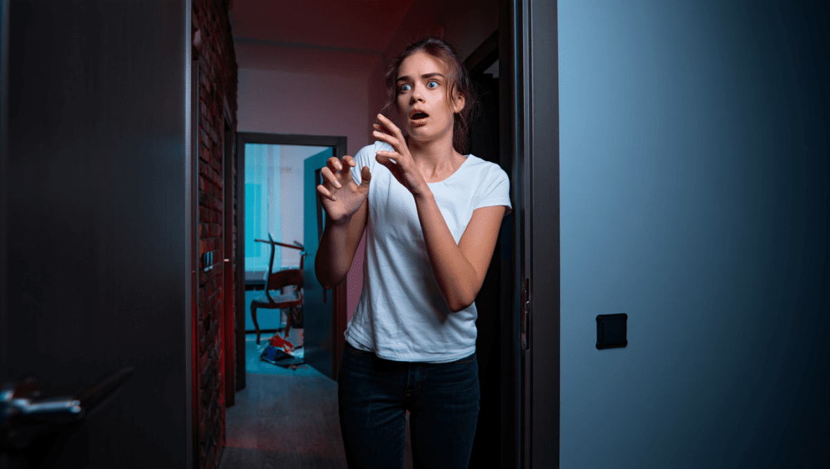 Alarme connectée vs alarme télésurveillée : que choisir en 2026 ?